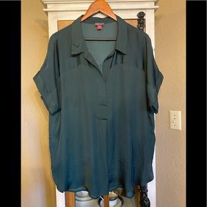 Vince Camuto Rumpled Satin Dolman Short Sleeve Split Neck Blouse in Hunter Green